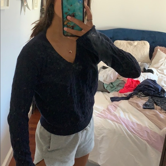 Brandy Melville Sweaters - super cute brandy melville sweater!!
